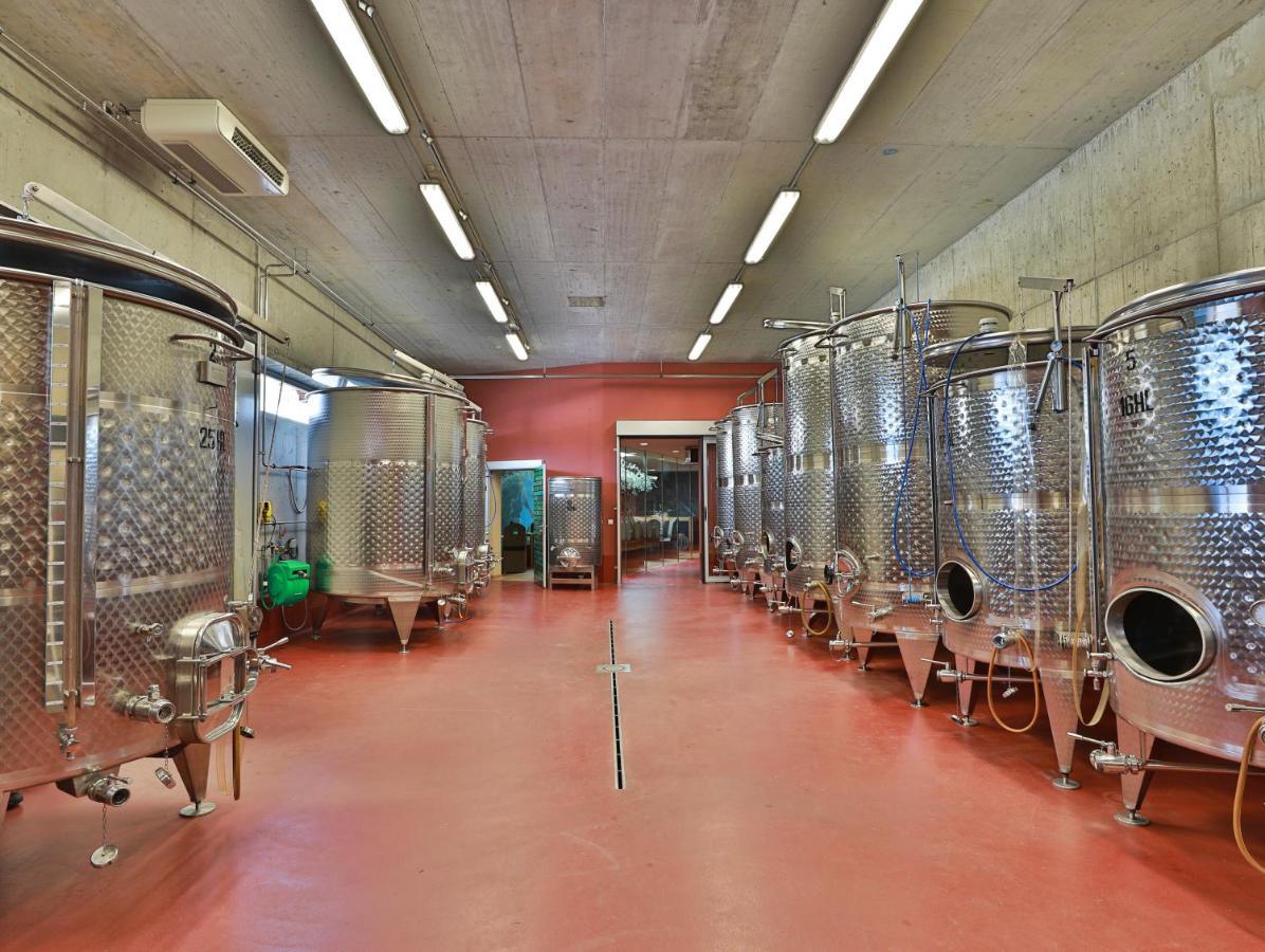 Hotel Weingut Innerleiterhof Schenna Exterior photo
